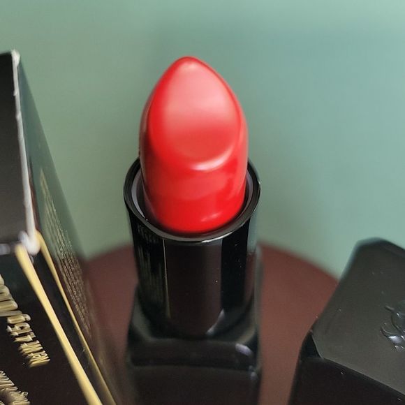 ILLAMASQUA Antimatter Lipstick - Midnight - Small Knick - Picture 4 of 16